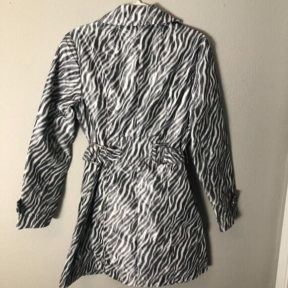 Chico's Zebra Animal Print Lightweight Trench Coat - Picture 5 of 9